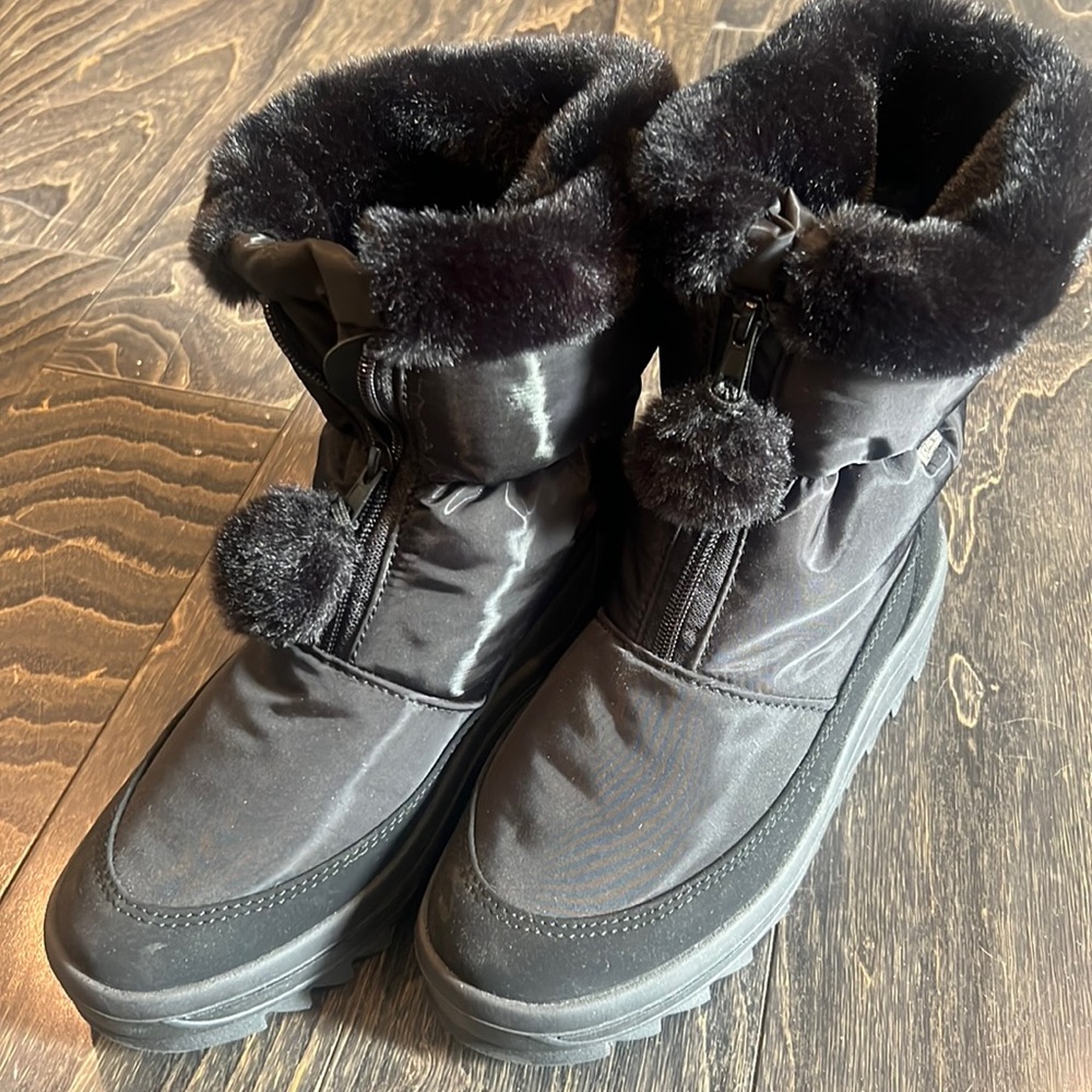 BNWT Pajar cold weather water resistant boots size 40